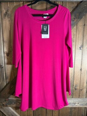 Scoop Neck Fuchsia Tunic Top - 3/4 Sleeve